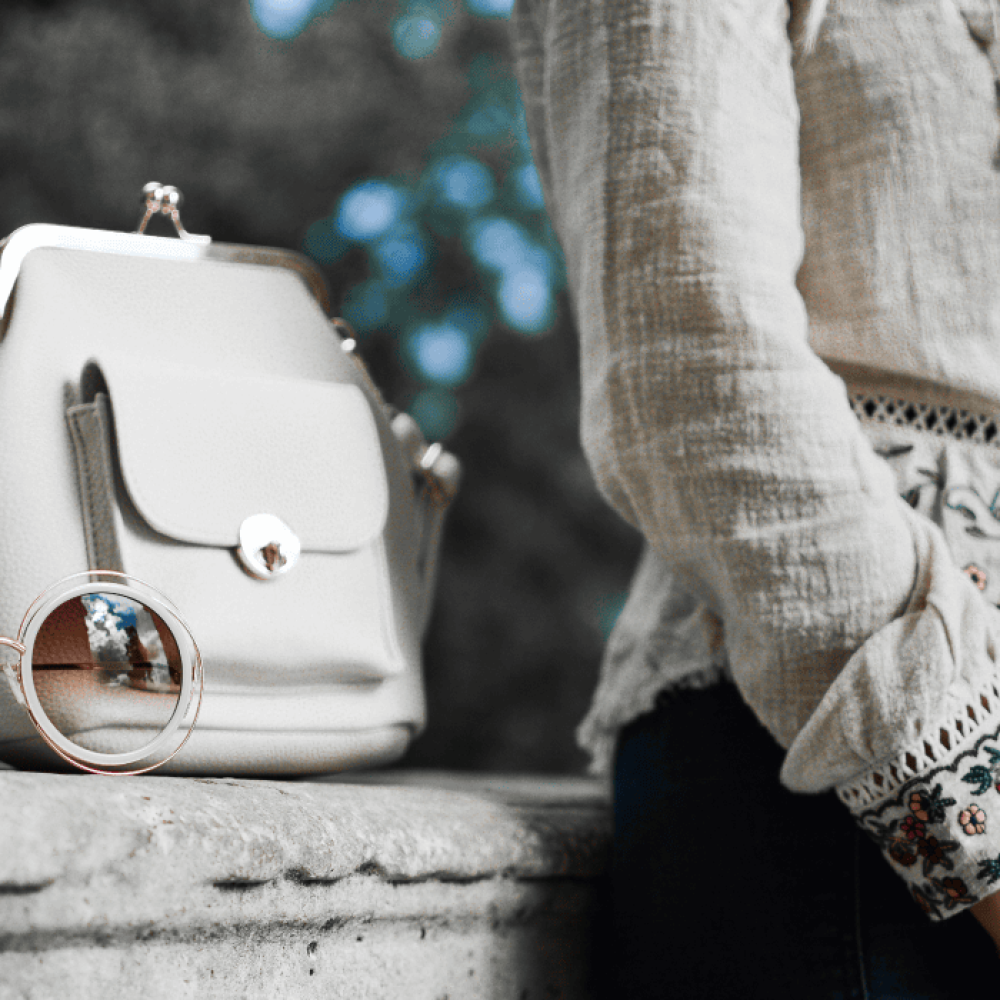 tamara-bellis-IwVRO3TLjLc-unsplash 1